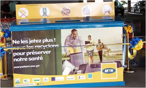 MTN Côte d’Ivoire et PROSUMA mettent à disposition des BOX de collecte des déchets d’Equipements Electriques dans les supers marchés