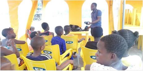 Yop Créalab exposition photo, atelier créatif et projection plein air