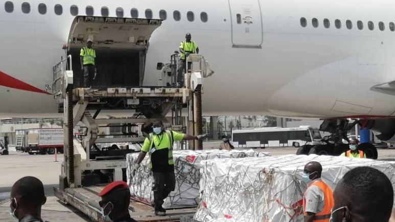 Bolloré réussie la livraison des premiers vaccins contre la COVID-19 en Côte d'Ivoire